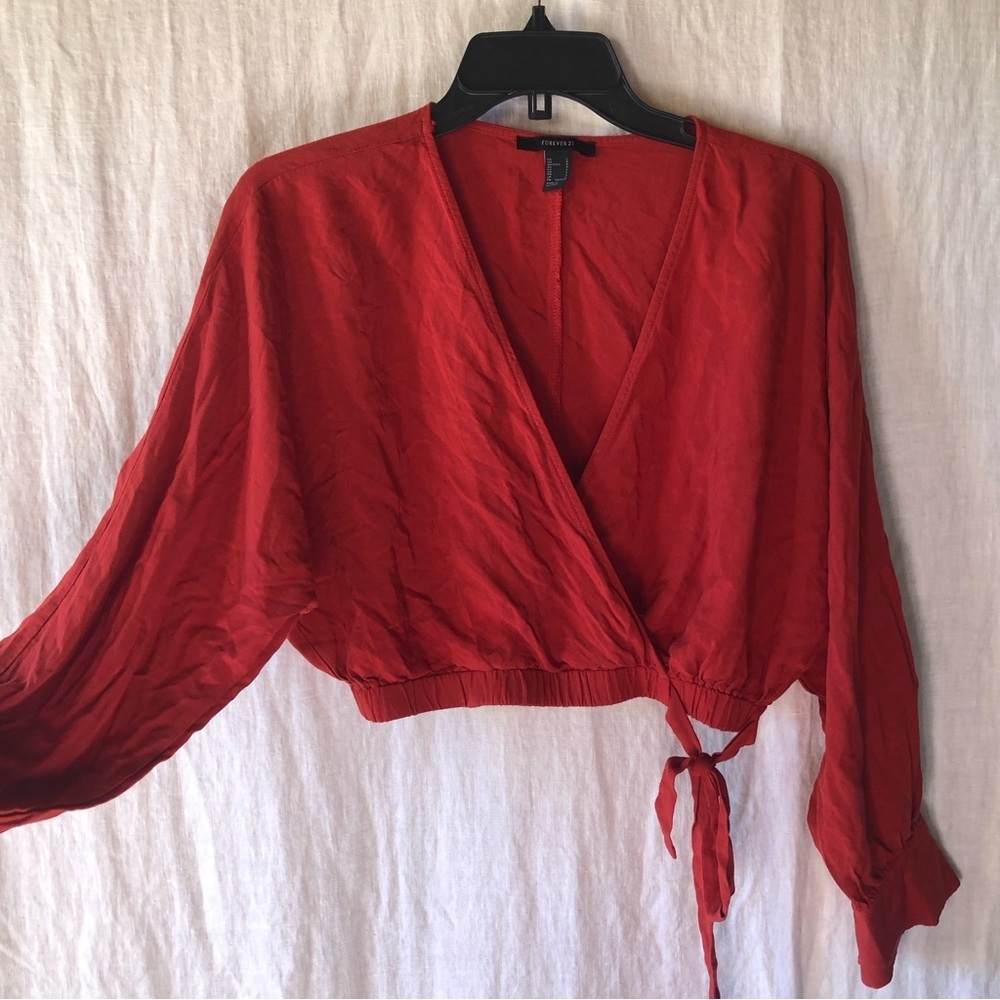 Forever 21 cropped wrap long sleeve top in red with orange undertones size L